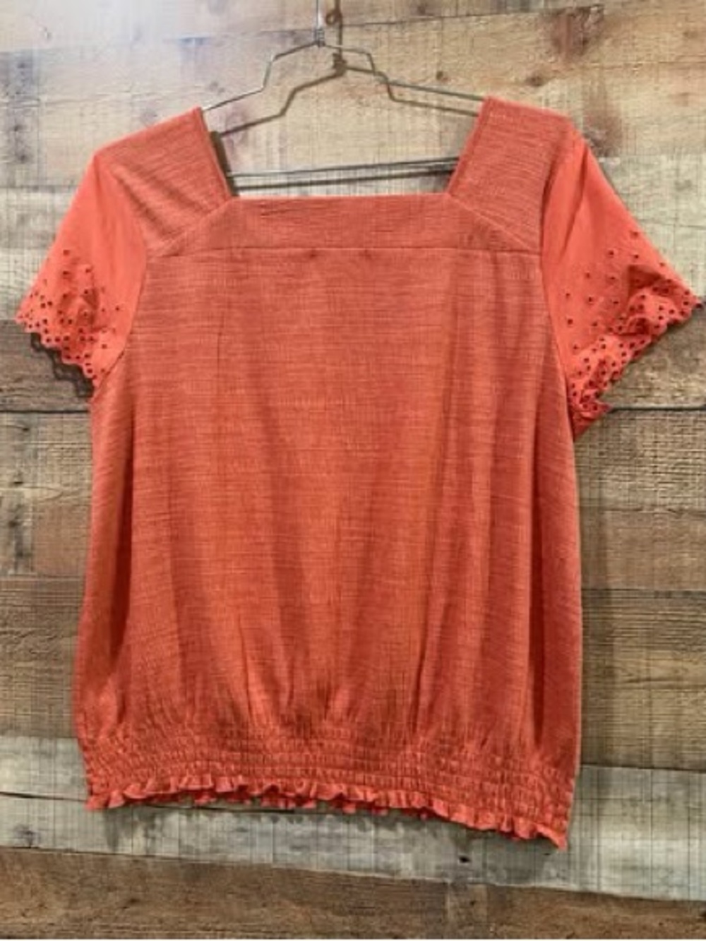 Retrology Square Neck Eyelet Sleeve Top in Coral Size XL - Picture 3 of 4